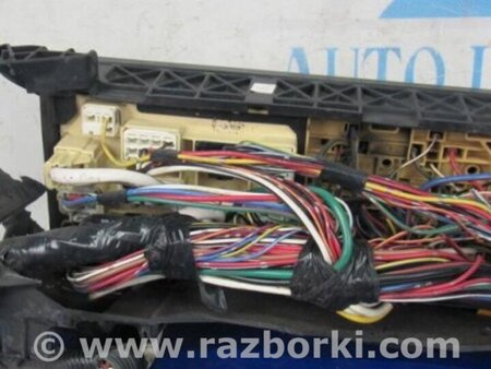ФОТО Блок предохранителей для Toyota Highlander (01-07) Киев
