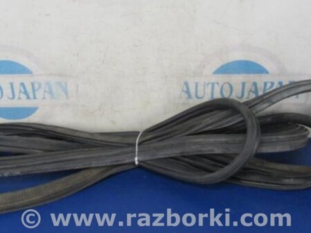 ФОТО Уплотнитель двери для Subaru Impreza (11-17) Киев