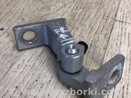 ФОТО Петля двери верхняя для Volkswagen Jetta USA (10-17) Киев