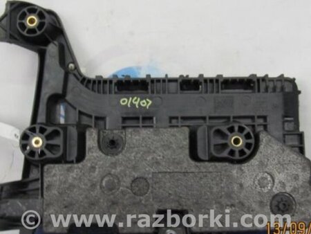 ФОТО Полка аккумулятора для Volkswagen Jetta USA (10-17) Киев