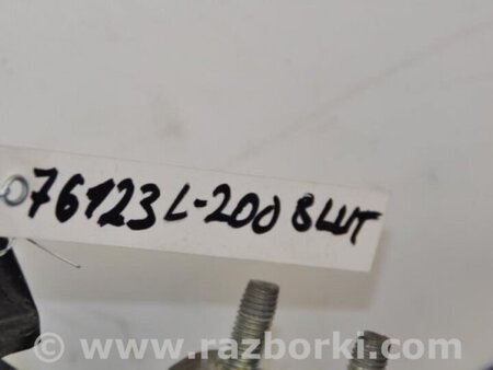ФОТО Петля двери для Mitsubishi L200 (06-14) Киев