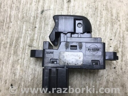 ФОТО Кнопка стеклоподьемника для Nissan LEAF (10-17) Киев