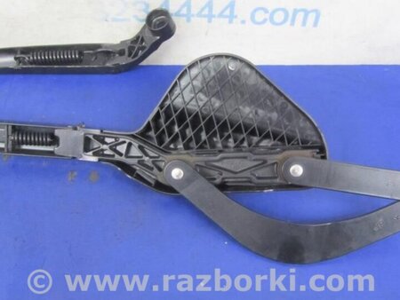 ФОТО Поводок дворника для Toyota Prius 30 (09-17) Киев