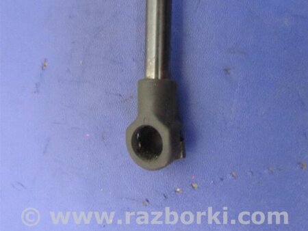 ФОТО Амортизатор крышки багажника для Toyota Prius 30 (09-17) Киев