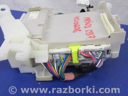 ФОТО Блок предохранителей салон для Toyota Prius 30 (09-17) Киев