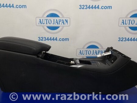 ФОТО Подлокотник для Infiniti QX30 Киев