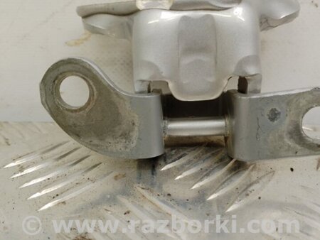 ФОТО Петля двери верхняя для Toyota RAV-4 (05-12) Киев