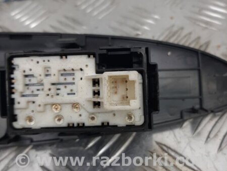 ФОТО Кнопка стеклоподьемника для Toyota RAV-4 (05-12) Киев
