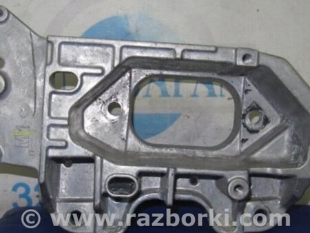 ФОТО Кронштейн крепления двигателя для Nissan Sentra B17 Киев