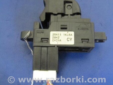ФОТО Кнопка стеклоподьемника для Nissan Sentra B17 Киев