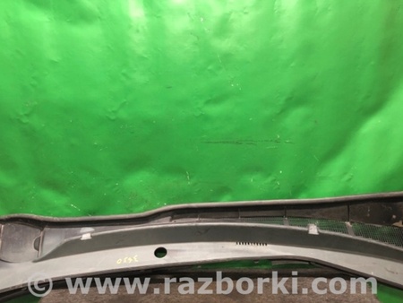 ФОТО Пластик под лобовое стекло (Жабо) для Toyota Sienna (11-16) Киев