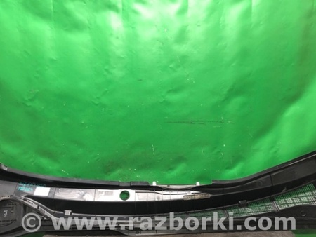 ФОТО Пластик под лобовое стекло (Жабо) для Toyota Sienna (11-16) Киев