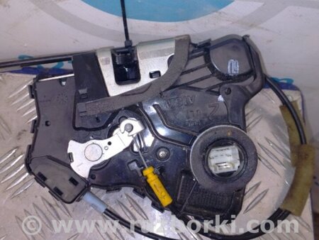 ФОТО Замок двери для Toyota Sienna (11-16) Киев