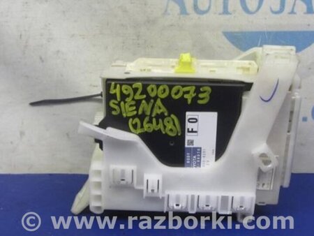 ФОТО Блок предохранителей салон для Toyota Sienna (11-16) Киев