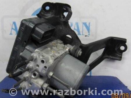 ФОТО Блок ABS для Toyota Sienna (11-16) Киев