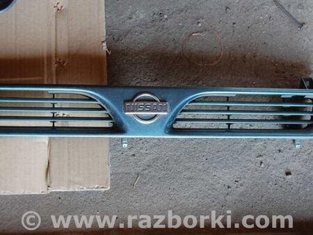 ФОТО Решетка радиатора для Nissan Sunny N14 Киев