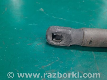 ФОТО Амортизатор крышки багажника для Mazda 3 BK (2003-2009) (I) Киев