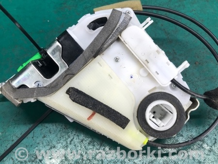 ФОТО Замок двери для Toyota Prius 30 (09-17) Киев