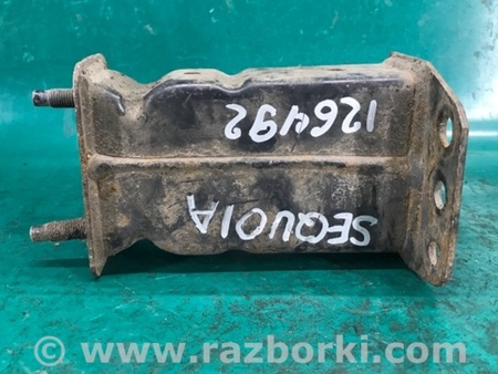 ФОТО Кронштейн усилителя переднего бампера для Toyota Sequoia (01-07) Киев