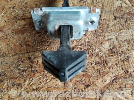 ФОТО Ограничитель двери для Mazda 3 BK (2003-2009) (I) Киев