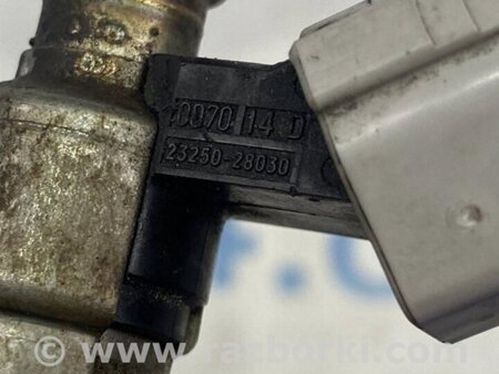 ФОТО Форсунка топливная для Toyota Avensis T250 (02.2003-10.2009) Киев