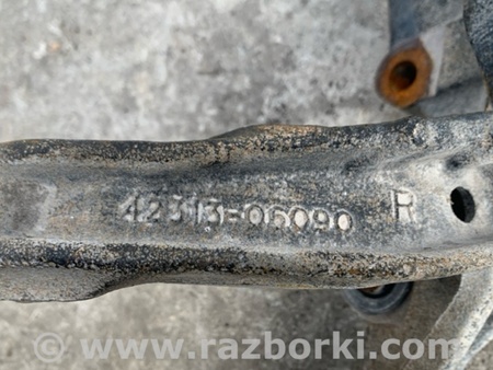 ФОТО Цапфа для Toyota Camry 30 XV30 (09.2001-03.2006) Киев