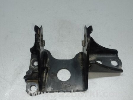 ФОТО Кронштейн крепления двигателя для Toyota Prius 30 (09-17) Киев