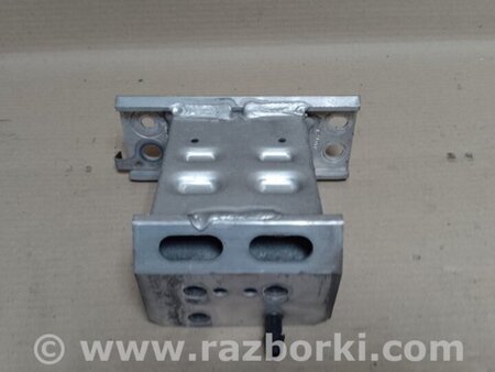 ФОТО Кронштейн усилителя переднего бампера для Toyota Prius 30 (09-17) Киев