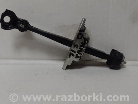 ФОТО Ограничитель двери для Toyota Prius 30 (09-17) Киев
