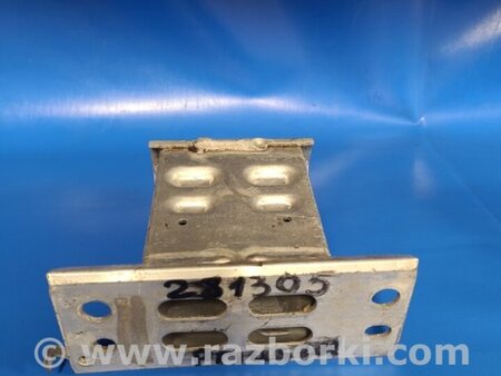 ФОТО Кронштейн усилителя переднего бампера для Toyota Prius 30 (09-17) Киев