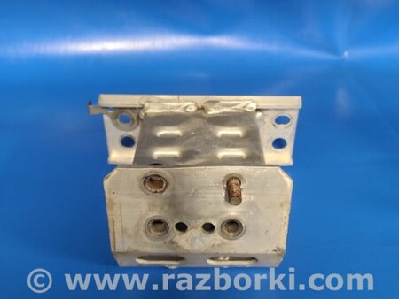 ФОТО Кронштейн усилителя переднего бампера для Toyota Prius 30 (09-17) Киев