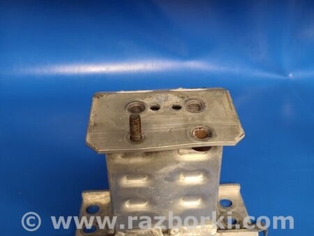 ФОТО Кронштейн усилителя переднего бампера для Toyota Prius 30 (09-17) Киев