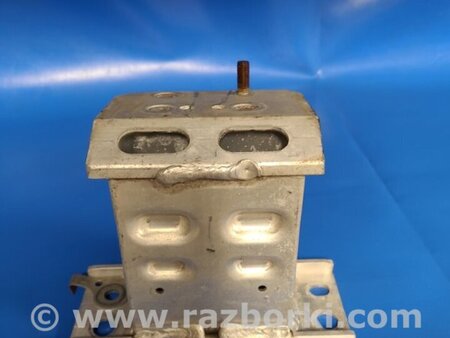 ФОТО Кронштейн усилителя переднего бампера для Toyota Prius 30 (09-17) Киев