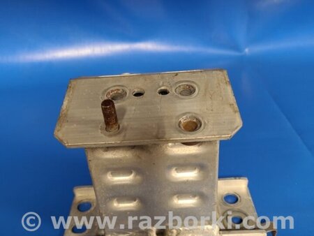 ФОТО Кронштейн усилителя переднего бампера для Toyota Prius 30 (09-17) Киев