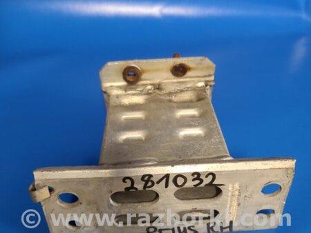 ФОТО Кронштейн усилителя переднего бампера для Toyota Prius 30 (09-17) Киев