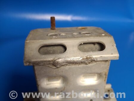 ФОТО Кронштейн усилителя переднего бампера для Toyota Prius 30 (09-17) Киев