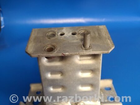 ФОТО Кронштейн усилителя переднего бампера для Toyota Prius 30 (09-17) Киев