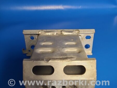 ФОТО Кронштейн усилителя переднего бампера для Toyota Prius 30 (09-17) Киев