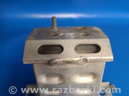 ФОТО Кронштейн усилителя переднего бампера для Toyota Prius 30 (09-17) Киев