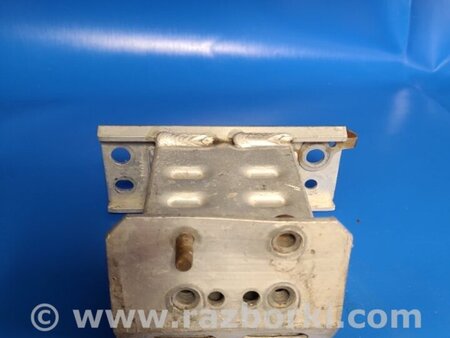 ФОТО Кронштейн усилителя переднего бампера для Toyota Prius 30 (09-17) Киев