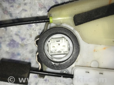 ФОТО Замок двери для Toyota Prius 30 (09-17) Киев