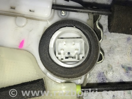 ФОТО Замок двери для Toyota Prius 30 (09-17) Киев