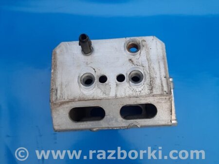 ФОТО Кронштейн усилителя переднего бампера для Toyota Prius 30 (09-17) Киев