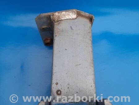 ФОТО Кронштейн усилителя переднего бампера для Toyota Prius 30 (09-17) Киев