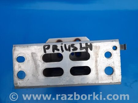 ФОТО Кронштейн усилителя переднего бампера для Toyota Prius 30 (09-17) Киев