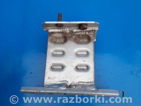 ФОТО Кронштейн усилителя переднего бампера для Toyota Prius 30 (09-17) Киев
