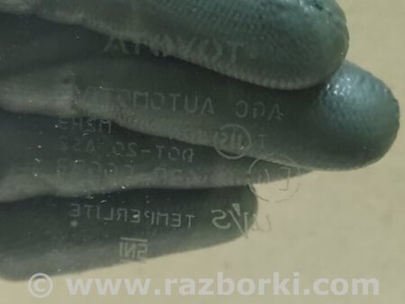 ФОТО Стекло двери для Toyota Prius 30 (09-17) Киев