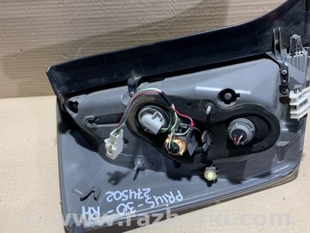 ФОТО Фонарь задний наружный для Toyota Prius 30 (09-17) Киев
