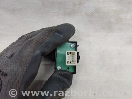 ФОТО Кнопка центрального замка для Toyota Prius 30 (09-17) Киев