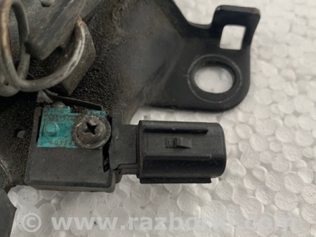 ФОТО Замок капота для Toyota Prius 30 (09-17) Киев